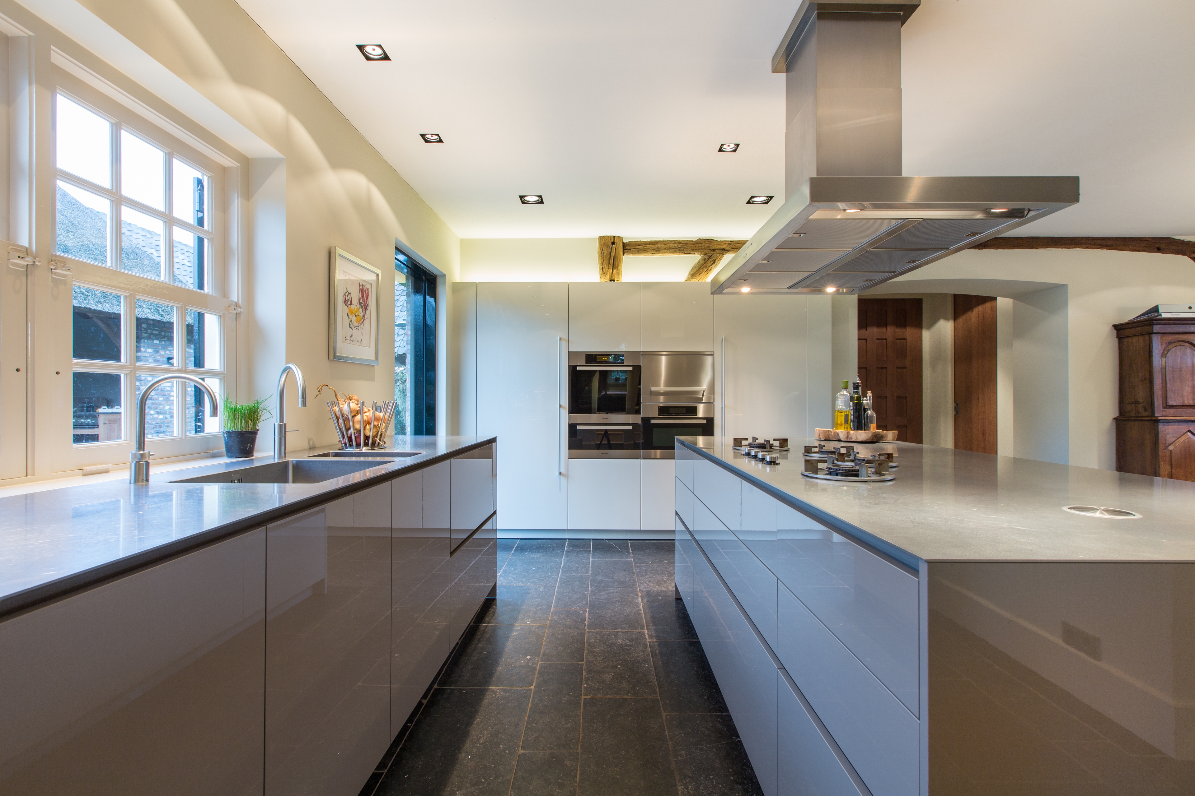 Parallel keuken hoogglans met kookeiland, ASWA Keukens