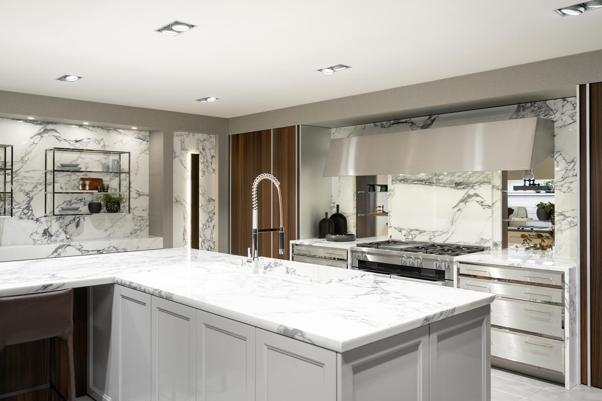 SieMatic Classic met kookeiland marmerlook, ASWA Keukens
