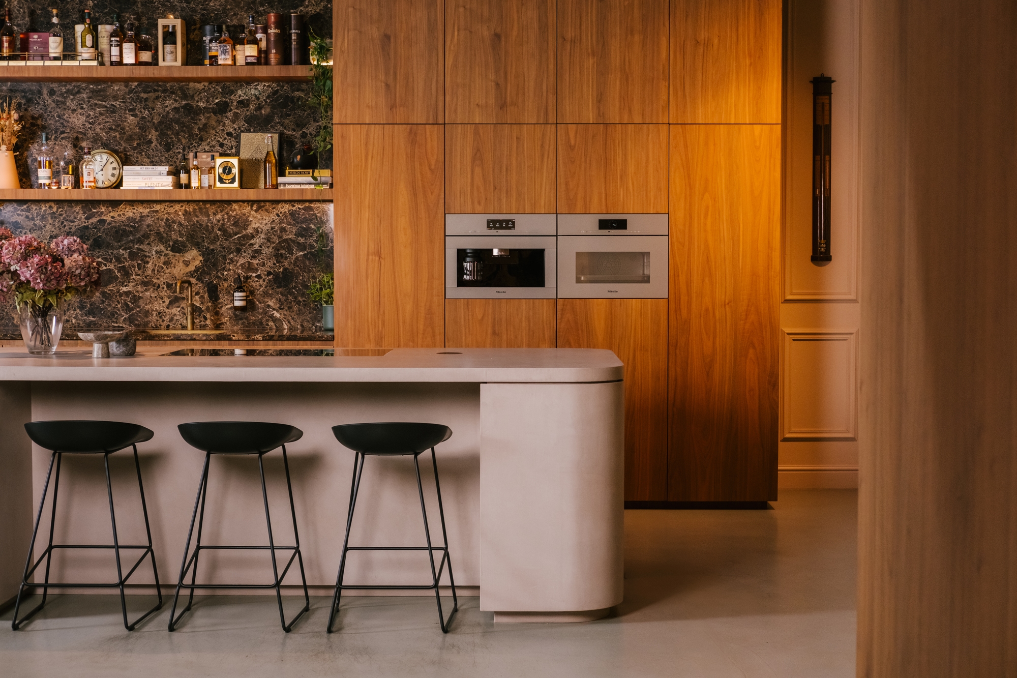 Miele Pearl Beige 31