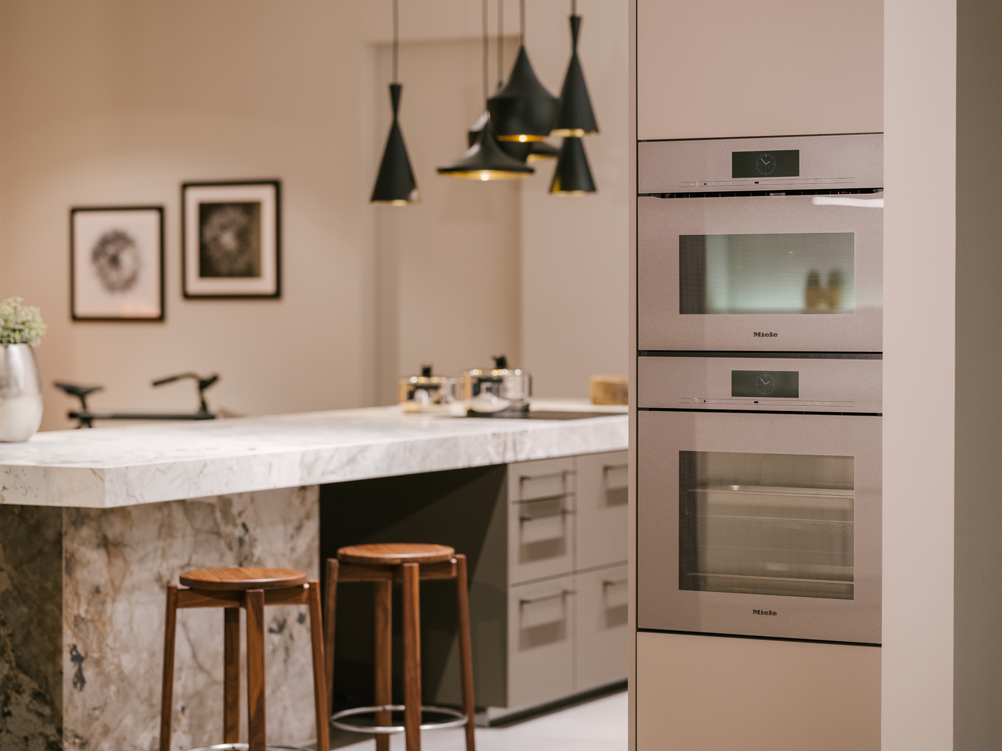 Miele Pearl Beige 6