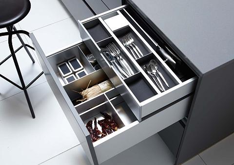 Silverline ladeindeling met bestekindeling met kruidenpotjes in aluminium en hout, Keuken accessoires ASWA Keukens